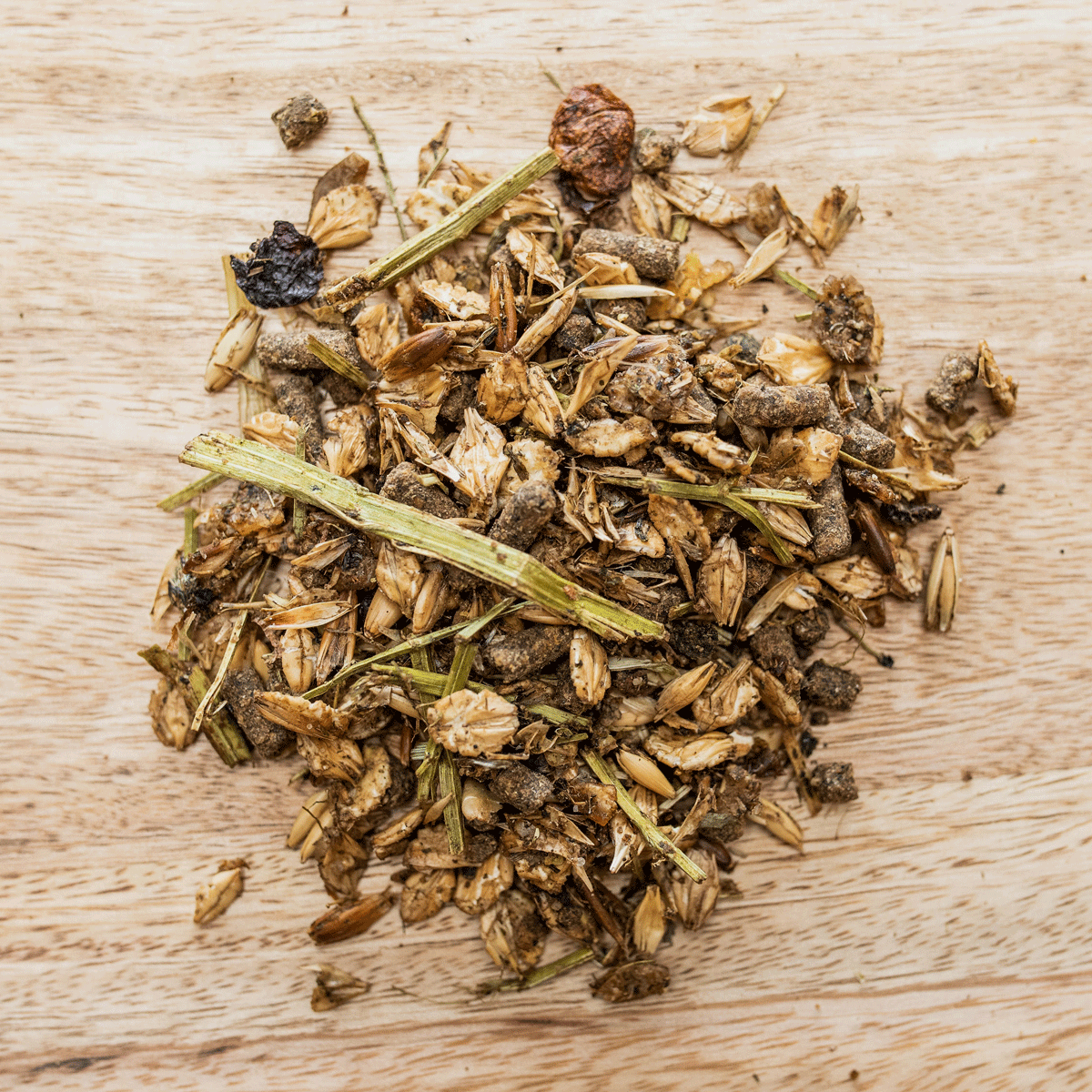 St.Hippolyt Pferdefutter auf Holzboden